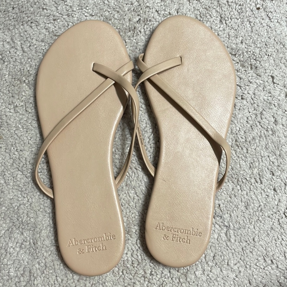 Abercrombie & Fitch Criss Cross Flip Flops - 6/7
